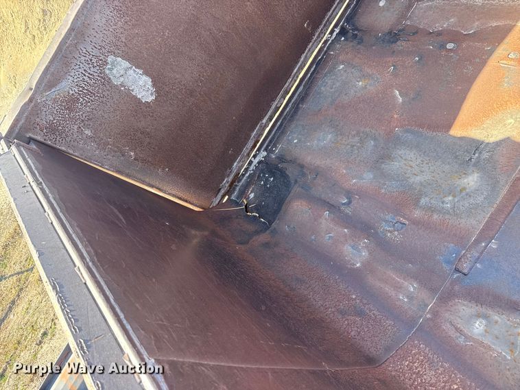 image for item DZ5275 1992 Montone end dump trailer