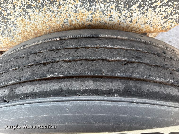 image for item DZ5275 1992 Montone end dump trailer