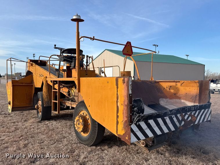 image for item DZ5278 Koehring SPK-H chip spreader