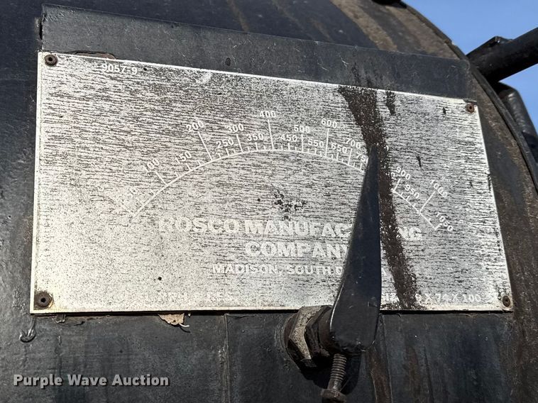 image for item DZ5279 1990 International 4600 oil distributor truck