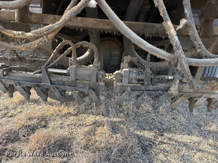 image for item DZ5279 1990 International 4600 oil distributor truck