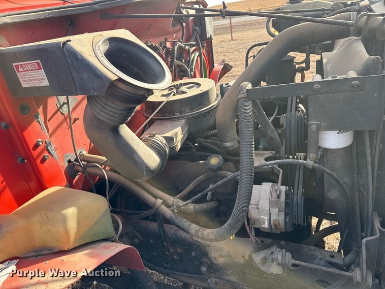 image for item DZ5279 1990 International 4600 oil distributor truck