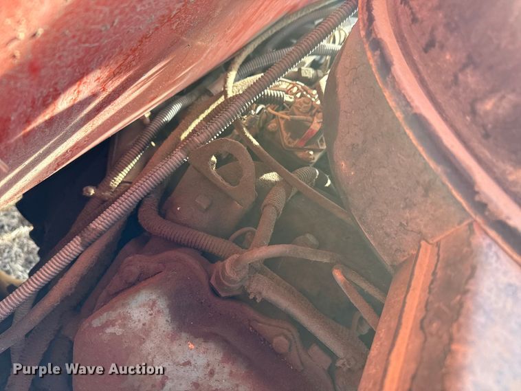 image for item DZ5279 1990 International 4600 oil distributor truck