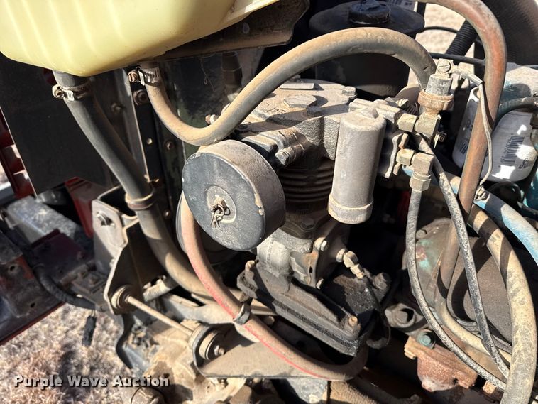 image for item DZ5279 1990 International 4600 oil distributor truck