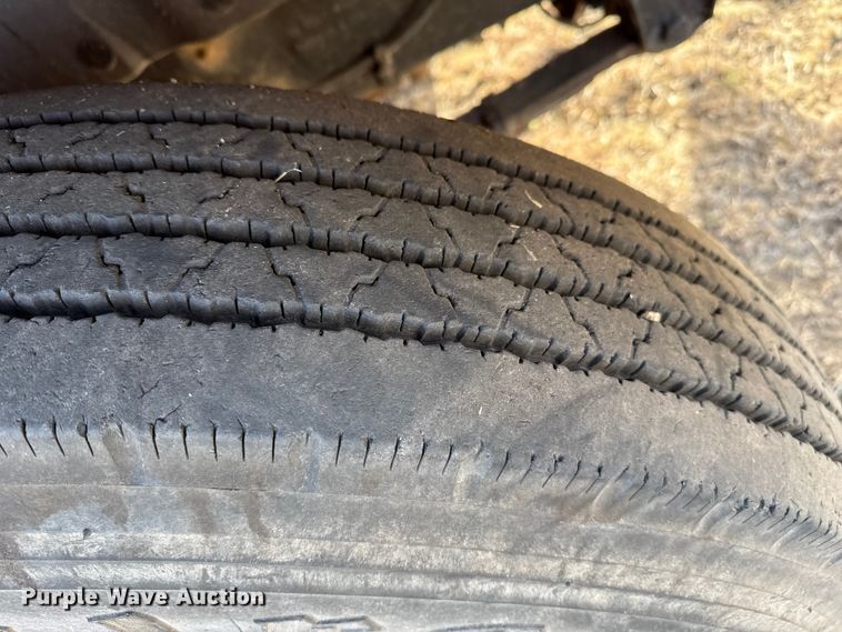 image for item DZ5279 1990 International 4600 oil distributor truck