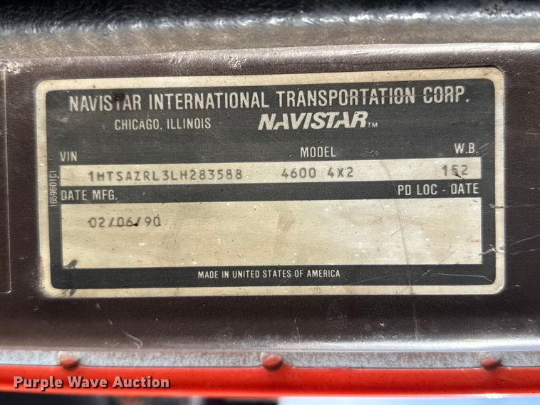 image for item DZ5279 1990 International 4600 oil distributor truck