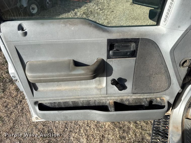 image for item DZ5280 2008 Ford F150 Ext. Cab pickup truck