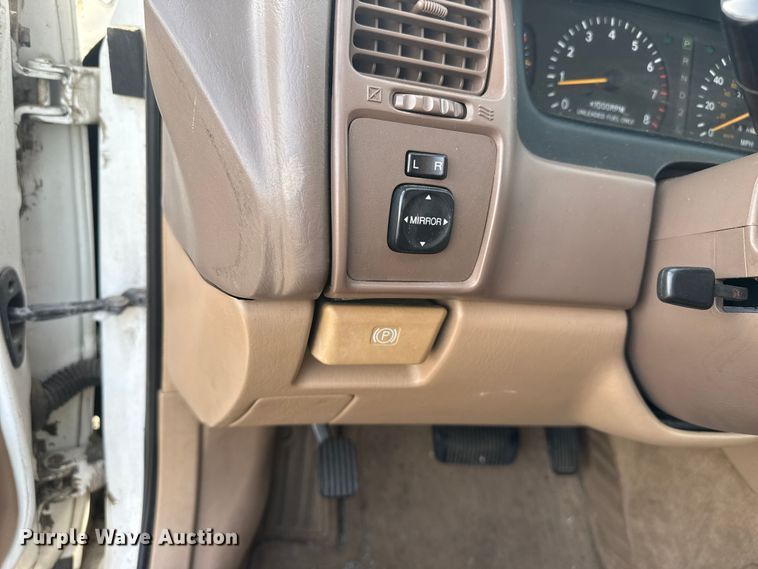 image for item DZ5293 1996 Toyota Avalon 