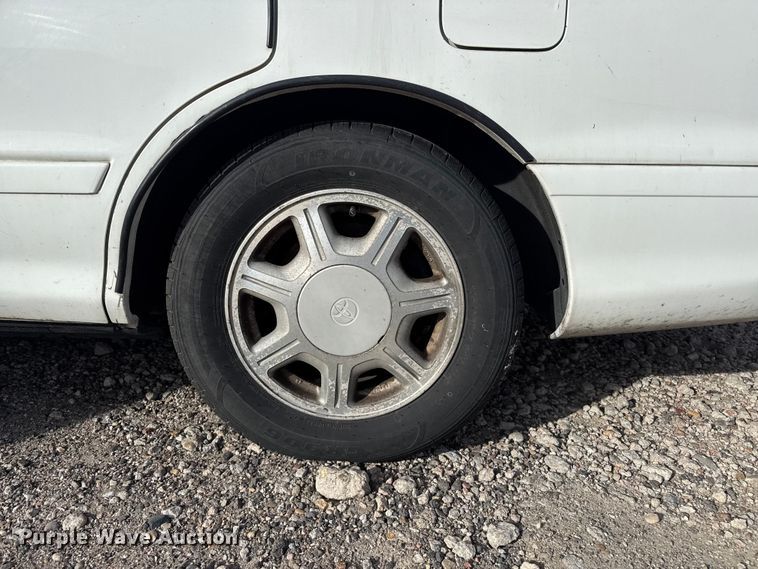 image for item DZ5293 1996 Toyota Avalon 