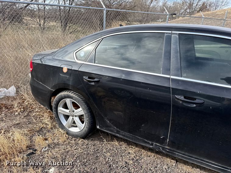 image for item DZ5298 2013 Volkswagen Passat 