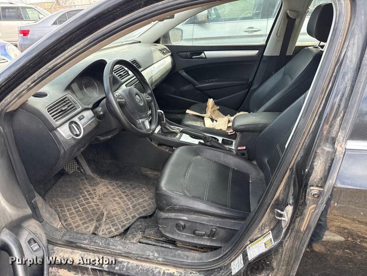 image for item DZ5298 2013 Volkswagen Passat 