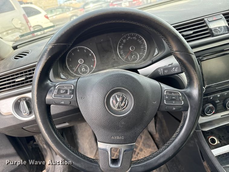 image for item DZ5298 2013 Volkswagen Passat 