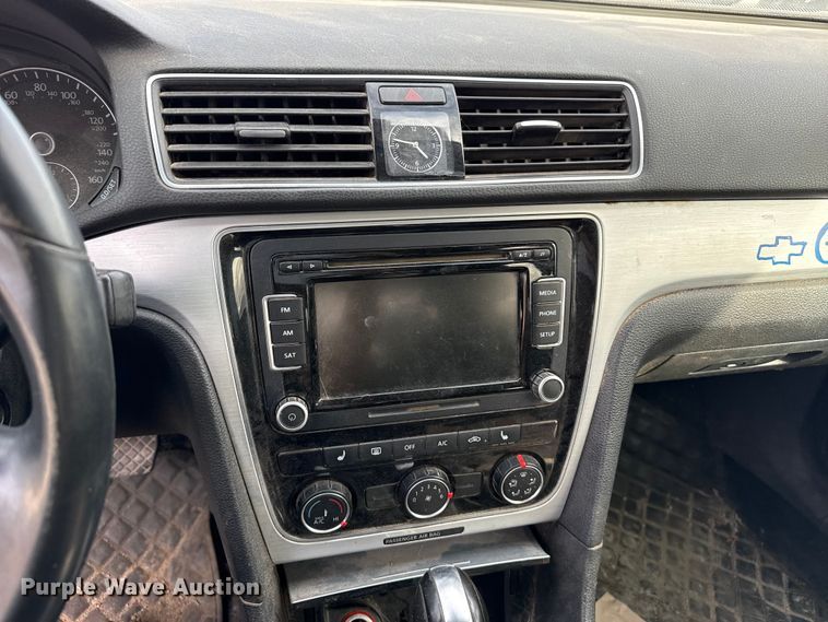 image for item DZ5298 2013 Volkswagen Passat 