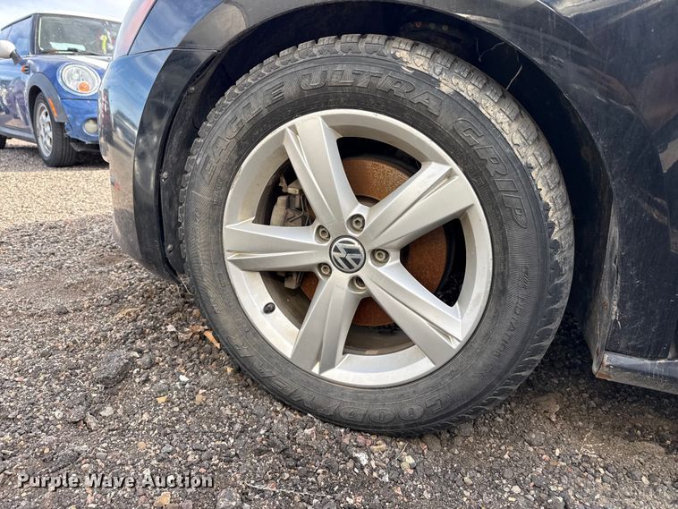 image for item DZ5298 2013 Volkswagen Passat 