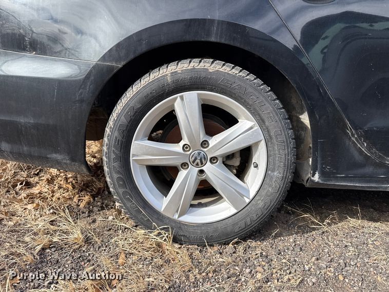 image for item DZ5298 2013 Volkswagen Passat 