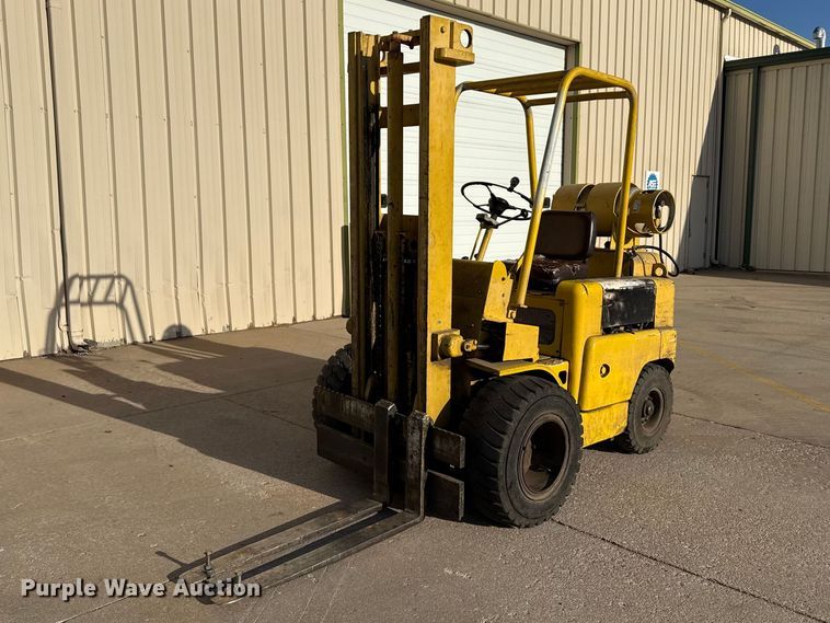 image for item DZ5316 Allis Chalmers FPL40-24-2PS forklift