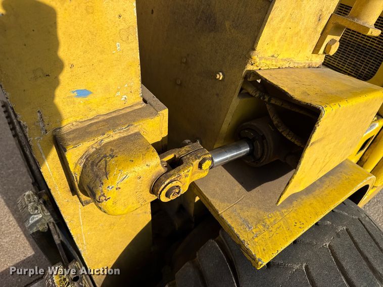 image for item DZ5316 Allis Chalmers FPL40-24-2PS forklift