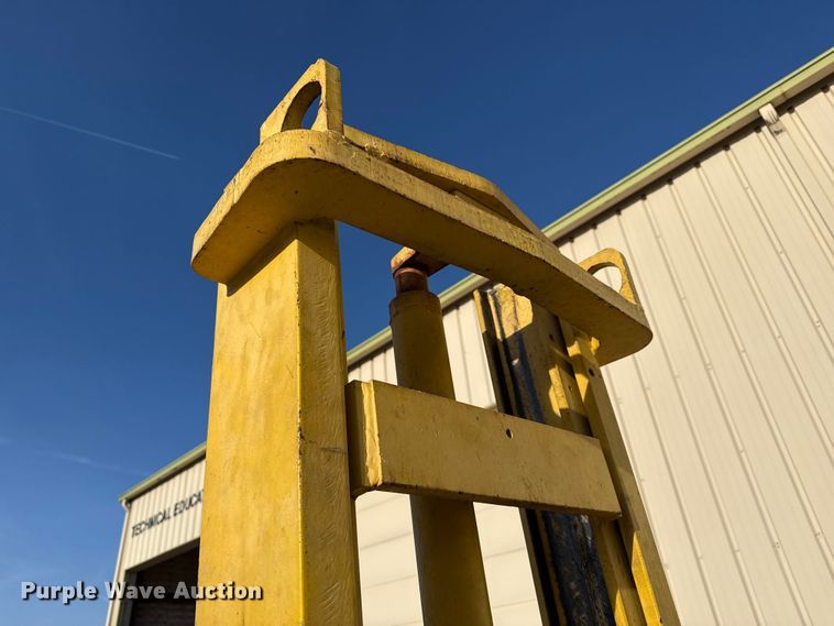 image for item DZ5316 Allis Chalmers FPL40-24-2PS forklift