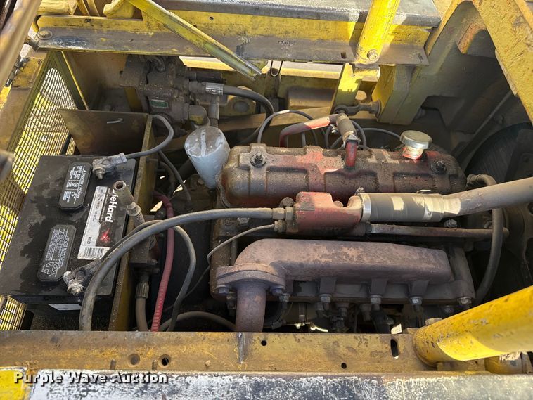 image for item DZ5316 Allis Chalmers FPL40-24-2PS forklift