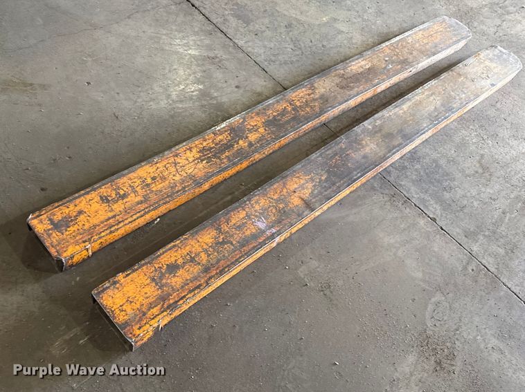 image for item DZ5316 Allis Chalmers FPL40-24-2PS forklift