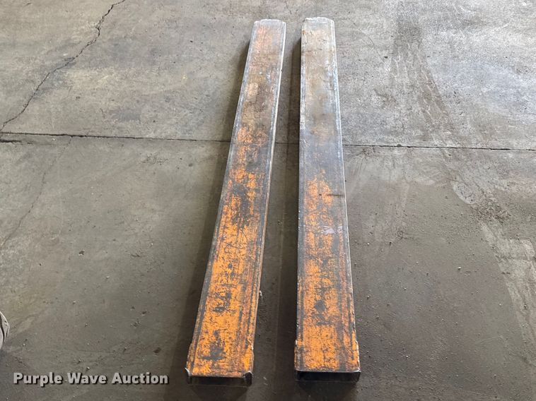 image for item DZ5316 Allis Chalmers FPL40-24-2PS forklift