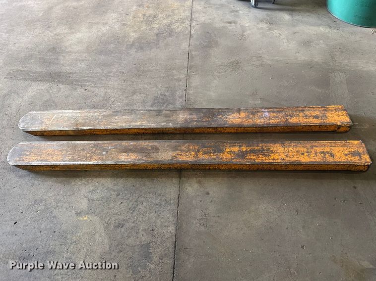 image for item DZ5316 Allis Chalmers FPL40-24-2PS forklift