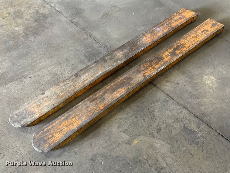 image for item DZ5316 Allis Chalmers FPL40-24-2PS forklift