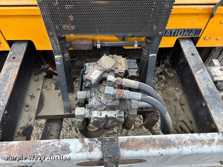 image for item EA4496 1996 International 4900 oil distributor truck