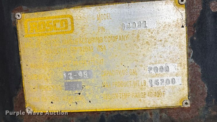 image for item EA4496 1996 International 4900 oil distributor truck