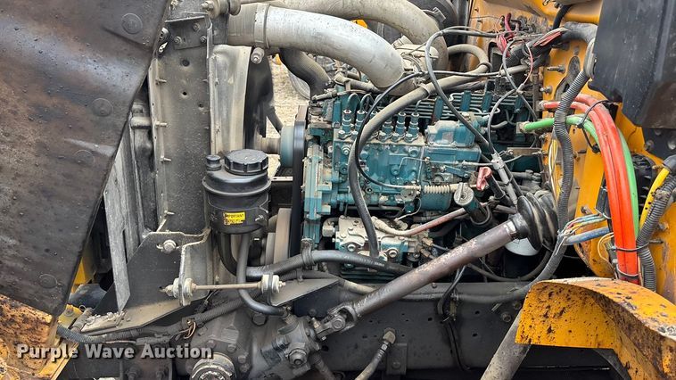 image for item EA4496 1996 International 4900 oil distributor truck