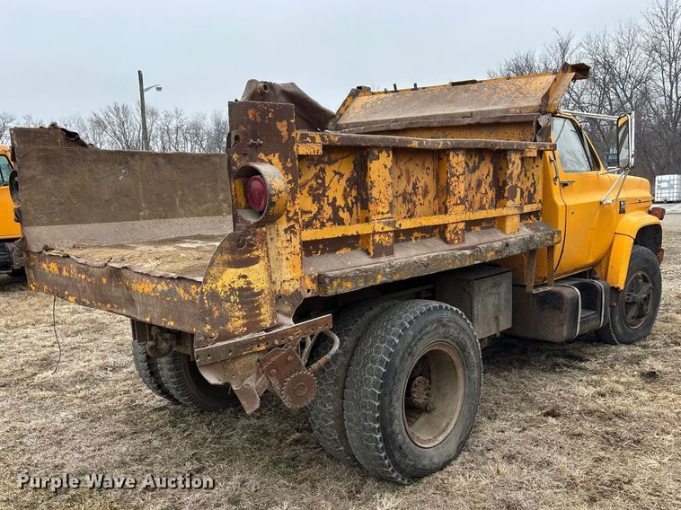 image for item EA4497 1982 Chevrolet C70 dump truck