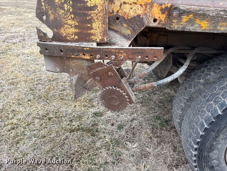 image for item EA4497 1982 Chevrolet C70 dump truck