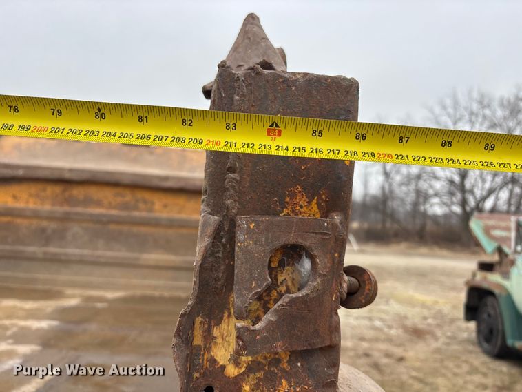 image for item EA4497 1982 Chevrolet C70 dump truck