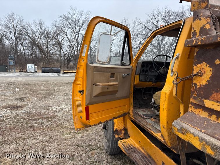 image for item EA4497 1982 Chevrolet C70 dump truck