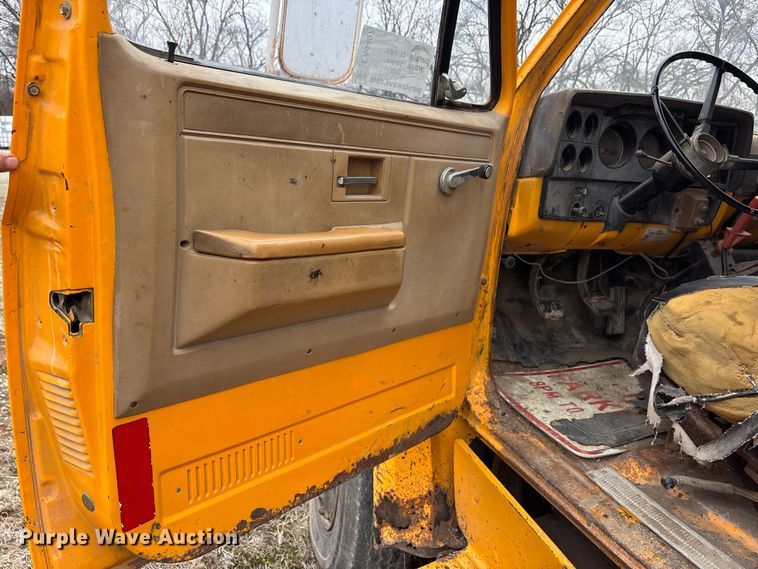 image for item EA4497 1982 Chevrolet C70 dump truck