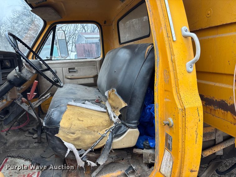 image for item EA4497 1982 Chevrolet C70 dump truck