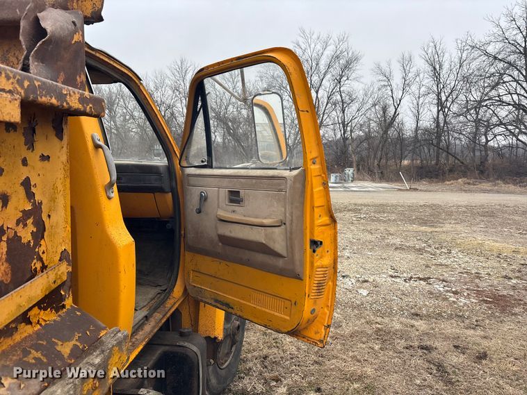 image for item EA4497 1982 Chevrolet C70 dump truck
