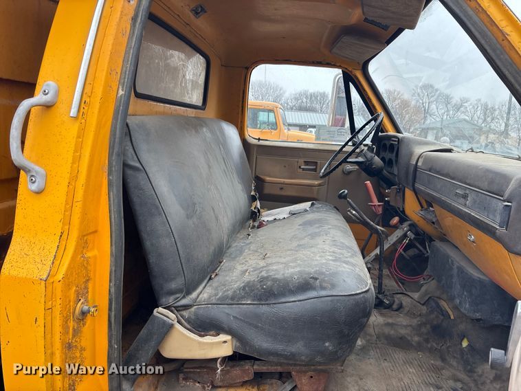 image for item EA4497 1982 Chevrolet C70 dump truck