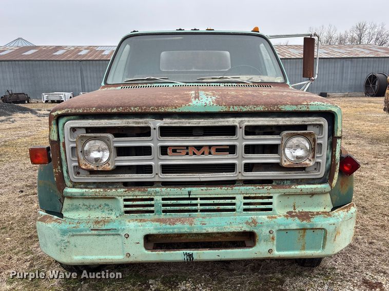 image for item EA4498 1974 GMC 6000 oil distributor truck