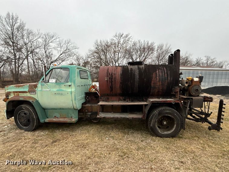 image for item EA4498 1974 GMC 6000 oil distributor truck