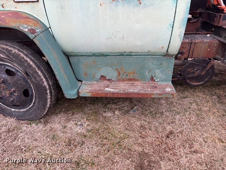 image for item EA4498 1974 GMC 6000 oil distributor truck