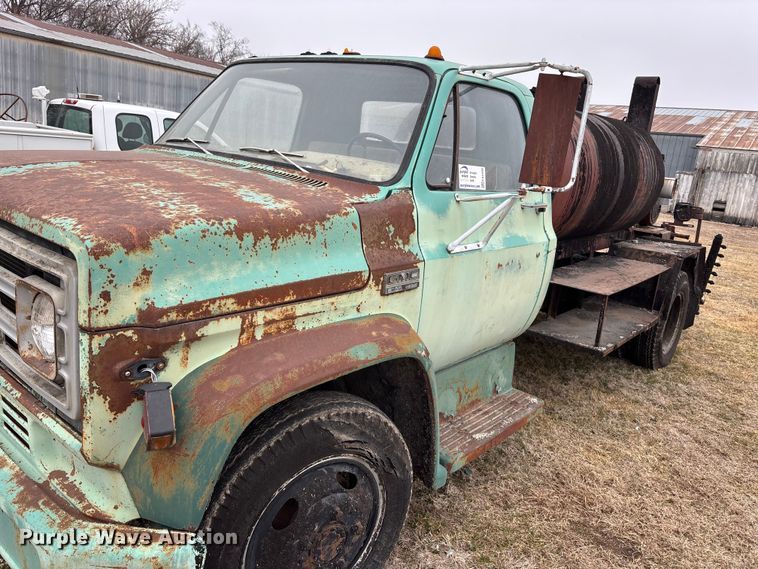 image for item EA4498 1974 GMC 6000 oil distributor truck