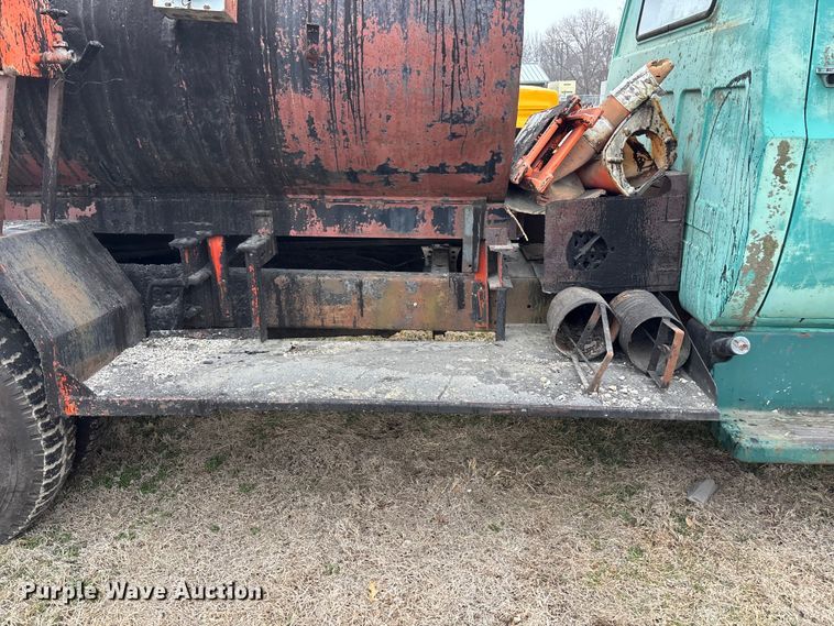 image for item EA4498 1974 GMC 6000 oil distributor truck