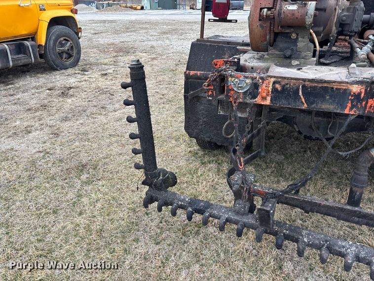 image for item EA4498 1974 GMC 6000 oil distributor truck