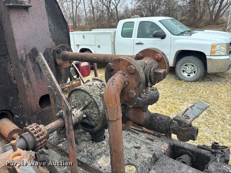 image for item EA4498 1974 GMC 6000 oil distributor truck