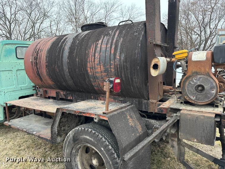 image for item EA4498 1974 GMC 6000 oil distributor truck