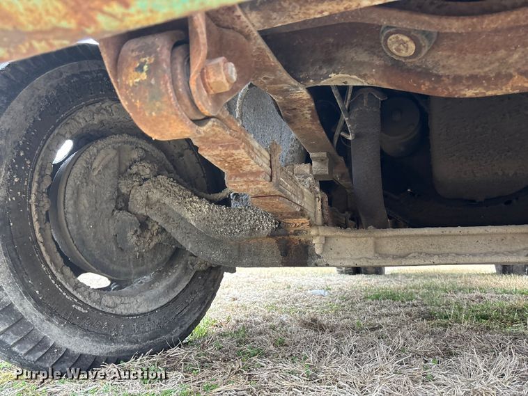 image for item EA4498 1974 GMC 6000 oil distributor truck