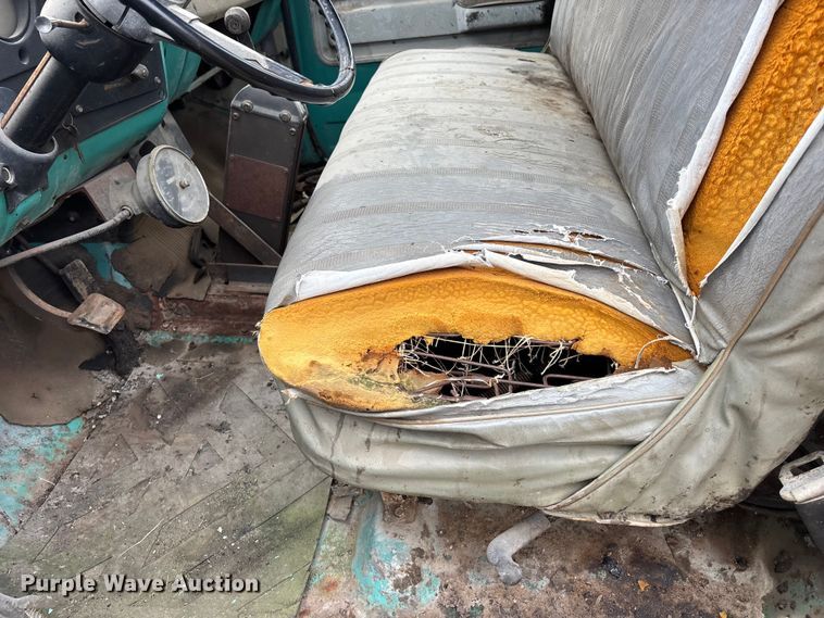 image for item EA4498 1974 GMC 6000 oil distributor truck