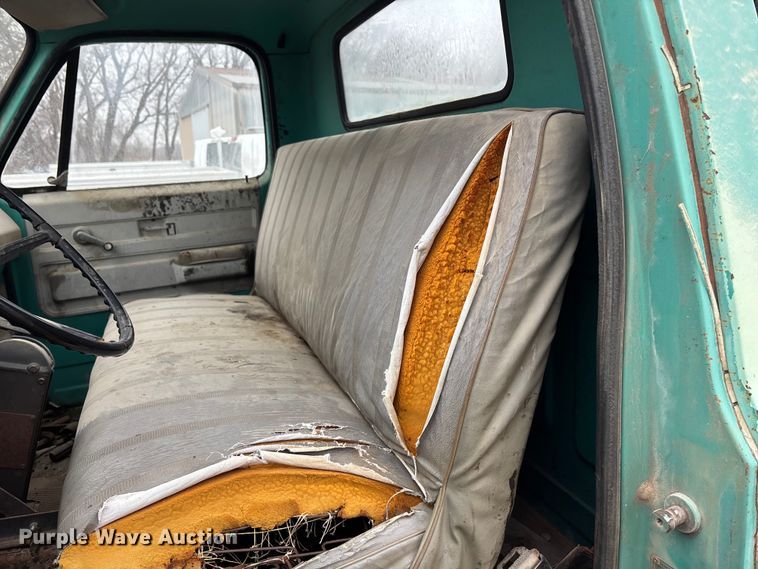 image for item EA4498 1974 GMC 6000 oil distributor truck