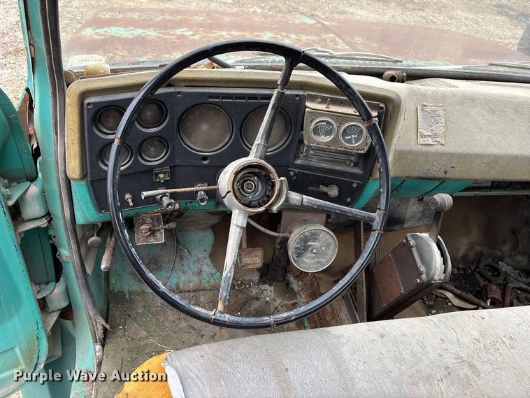 image for item EA4498 1974 GMC 6000 oil distributor truck